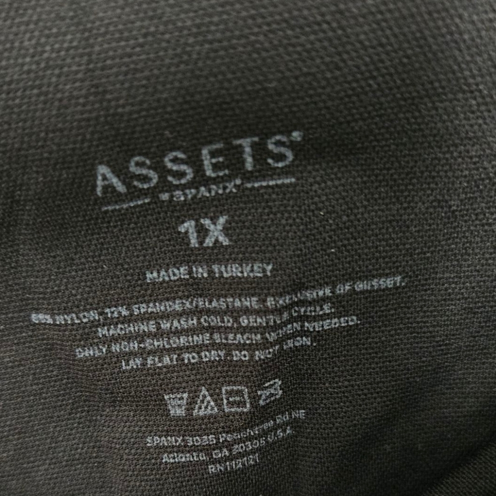 NWT Spanx Assets Black Shaping Shorts Size 1x - Picture 4 of 5
